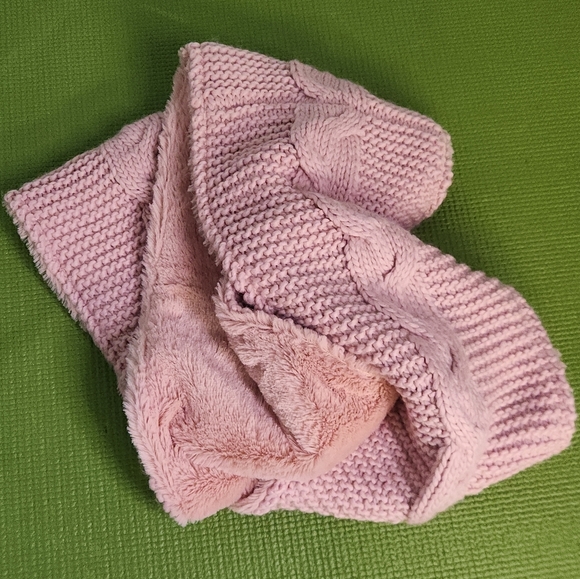Cozy comfy Pink Knit Infinity soft multi functional Scarf - Picture 4 of 7